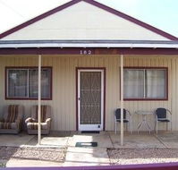 Aussie Bacon  Eggs Cottages - Yamba Accommodation