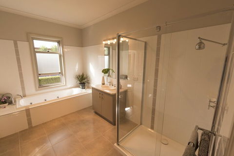 BEL MIREN SARAH LOUISA - Yamba Accommodation 5