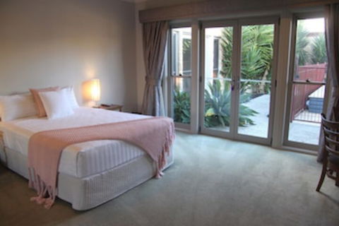 BEL MIREN SARAH LOUISA - Yamba Accommodation 0