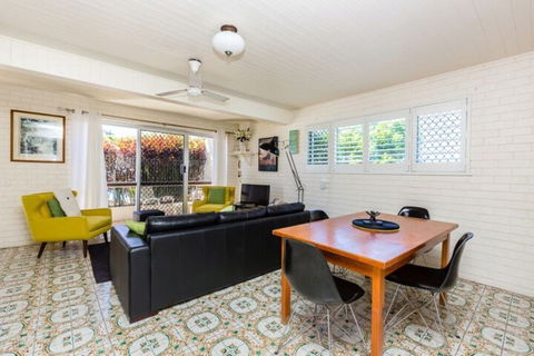 Lyrona - 3/35 Avocet Parade - Yamba Accommodation 4