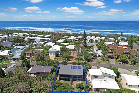 Allamanda Sands - 23 Oriole Avenue - Yamba Accommodation 1