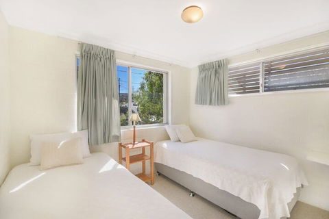 Unit 3 At 4 Pelican Street, Peregian Beach, Noosa Shire - Yamba Accommodation 3