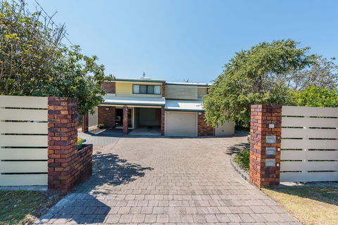A Beach Break - 1/90 Lorikeet Drive - Yamba Accommodation 1
