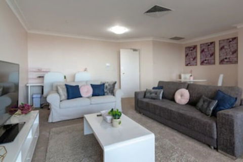 Milsons Point Apartment With Harbour Bridge Views - Yamba Accommodation 0
