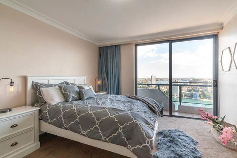 Milsons Point Apartment With Harbour Bridge Views - Yamba Accommodation 7