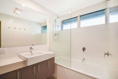 Summer Place - 24 Shearwater Street - Yamba Accommodation 5