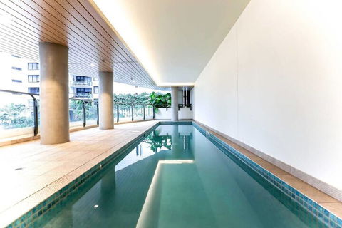 Incredible Riverside Apartment In Brisbane - Yamba Accommodation 3