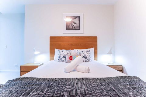Incredible Riverside Apartment In Brisbane - Yamba Accommodation 5