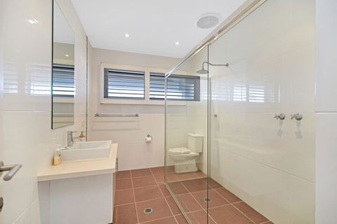 Sea Splash 75 Lorikeet Drive - Yamba Accommodation 3