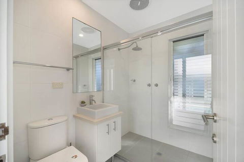 Sea Splash 75 Lorikeet Drive - Yamba Accommodation 5