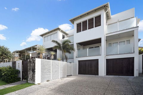 Sea Splash 75 Lorikeet Drive - Yamba Accommodation 1