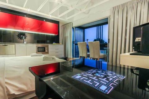Architecturally Designed Studio 10 Minutes To CBD - Yamba Accommodation 3