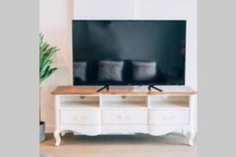 Modern Luxury 3 Bedroom Apartment With Sea Views - Yamba Accommodation 6
