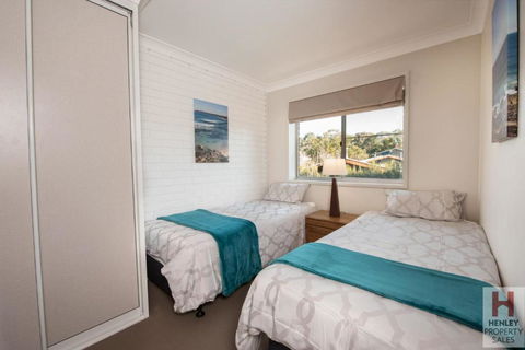 Erulisse Spacious Townhouse With Magical Lake Views - Yamba Accommodation 4