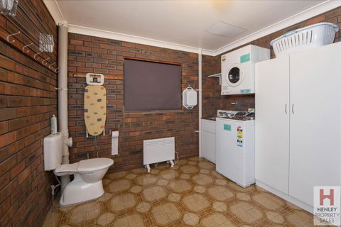 Erulisse Spacious Townhouse With Magical Lake Views - Yamba Accommodation 1