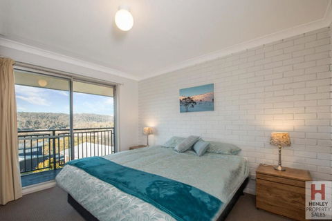 Erulisse Spacious Townhouse With Magical Lake Views - Yamba Accommodation 3