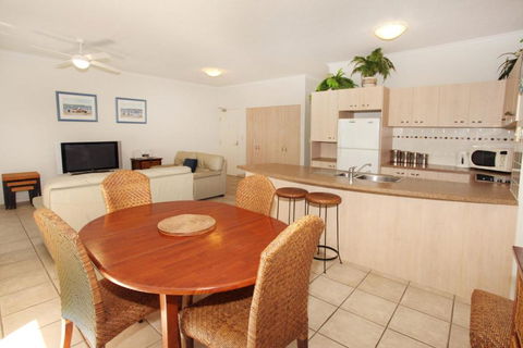 Unit 2 On The Park Coolum Beach - Yamba Accommodation 5