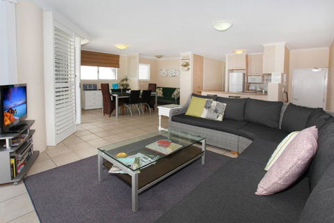 Unit 3 On The Park Coolum Beach - Yamba Accommodation 6