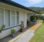 Edge Hill Clean  Green Cairns 7 Minutes from the Airport 7 Minutes to Cairns CBD  Reef Fleet Terminal - Yamba Accommodation