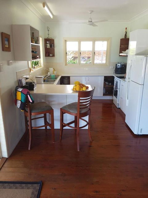 Seafarer Cottage - Yamba Accommodation 5
