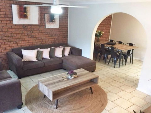 2 / 10 Catalina Close Walk To Shoal Bay Beach - Yamba Accommodation 1