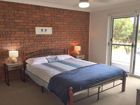 2 / 10 Catalina Close Walk To Shoal Bay Beach - Yamba Accommodation 2