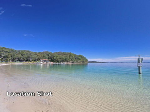 2 / 10 Catalina Close Walk To Shoal Bay Beach - Yamba Accommodation 4