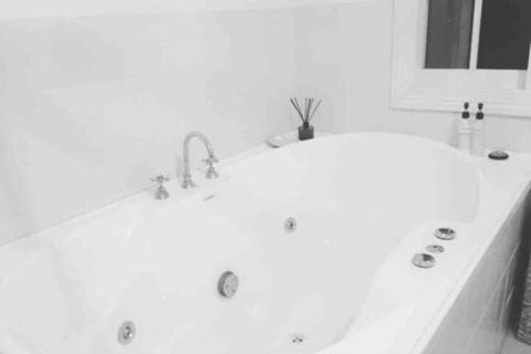 Eumundi Stay ( & Double Person Spa Bath) - Yamba Accommodation 4