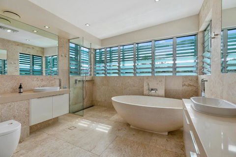 Platinum Status Sunshine Beach - Yamba Accommodation 4