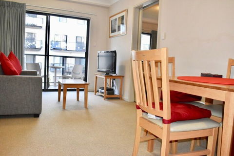 Convenient City Aprt For 2 W / Pool Gym Tennis Court - Yamba Accommodation 5