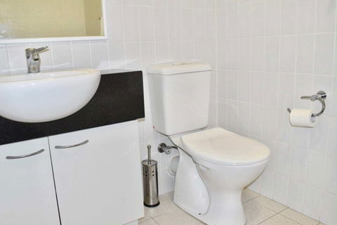 Convenient City Aprt For 2 W / Pool Gym Tennis Court - Yamba Accommodation 7