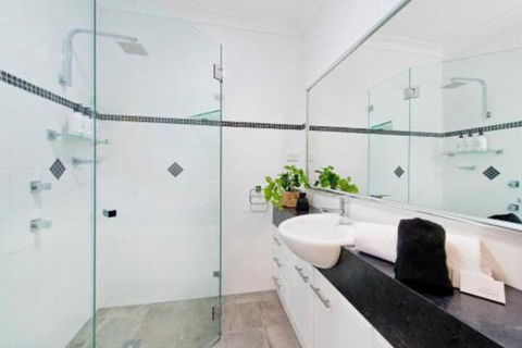 Dolphin Cove Apt 5 - Yamba Accommodation 5