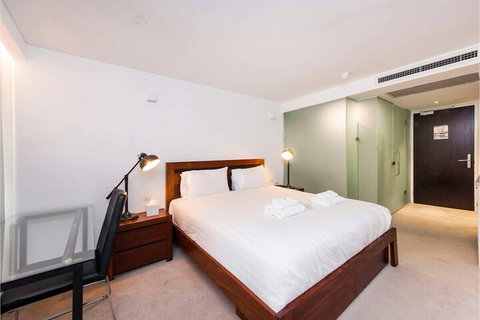 Comfortable Room With Fantastic Rooftop Views - Yamba Accommodation 7