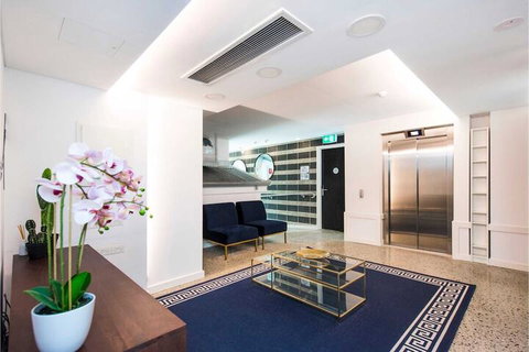Elegant 1 Bedroom Studio In The City - Yamba Accommodation 7