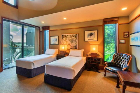 Yacht Club 19 Bijou De Mer 2 Buggies - Yamba Accommodation 6