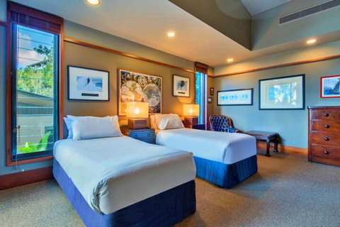 Yacht Club 19 Bijou De Mer 2 Buggies - Yamba Accommodation 5