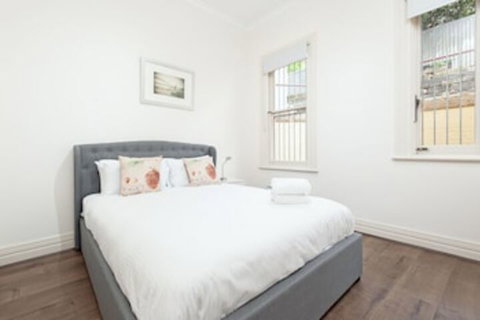 Stunning Sydney Home 2 - Yamba Accommodation 0