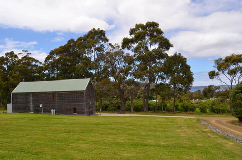 Herons Rise Vineyard Accommodation - Yamba Accommodation 1
