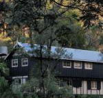 Walhalla Coach House - Yamba Accommodation