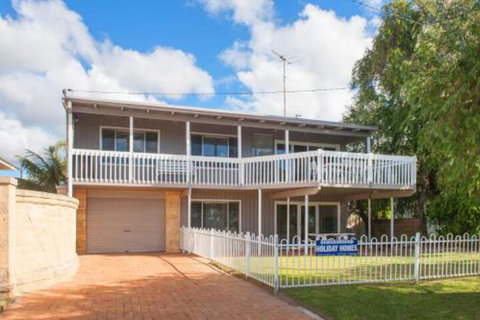 Bay Vista - Yamba Accommodation 0