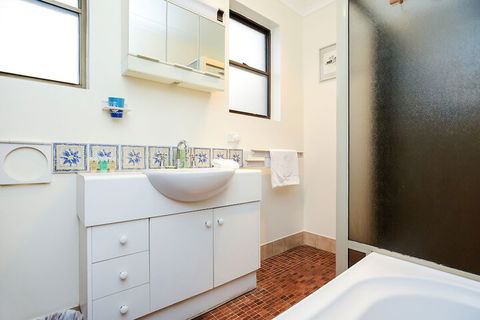 Kestrel Lodge - Yamba Accommodation 7