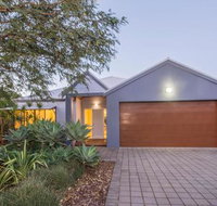 Daves Digs - Yamba Accommodation