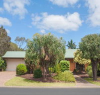 Bottlebrush - Yamba Accommodation