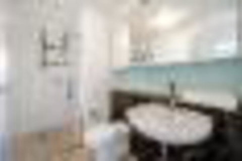 City Central Sleek 3 Bedroom Apartment - Yamba Accommodation 6
