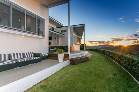 A PERFECT STAY - Byron's Brae - Yamba Accommodation 1