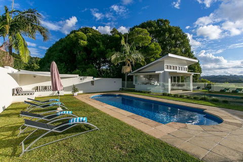 A PERFECT STAY - Byron's Brae - Yamba Accommodation 4