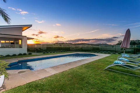 A PERFECT STAY - Byron's Brae - Yamba Accommodation 5