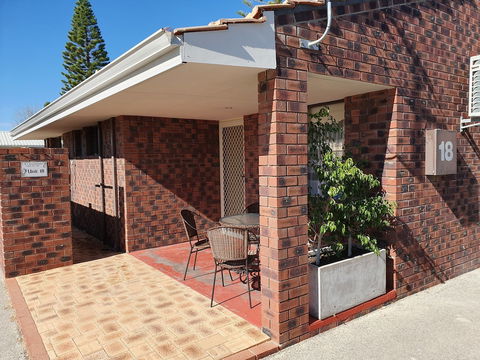Ocean Beach Chalet 18 - Yamba Accommodation 1
