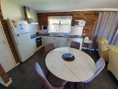 Ocean Beach Chalet 18 - Yamba Accommodation 2