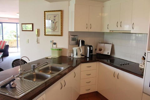 1 / 46 Lawson Street Byron Bay Nautilus - Yamba Accommodation 4